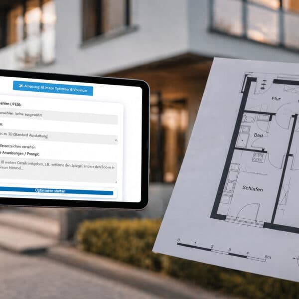 Eine Person hält ein Tablet mit einer Immobilien-Software und einen ausgedruckten Grundriss vor einem modernen Wohnhaus.